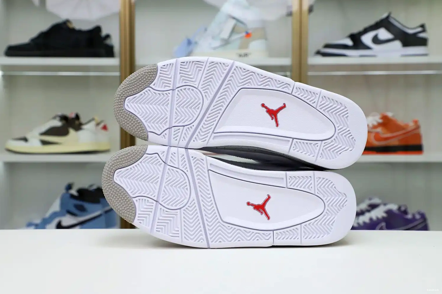 JORDAN RETRO 'WHITE OREO' Kimikick 4 AIR 0522